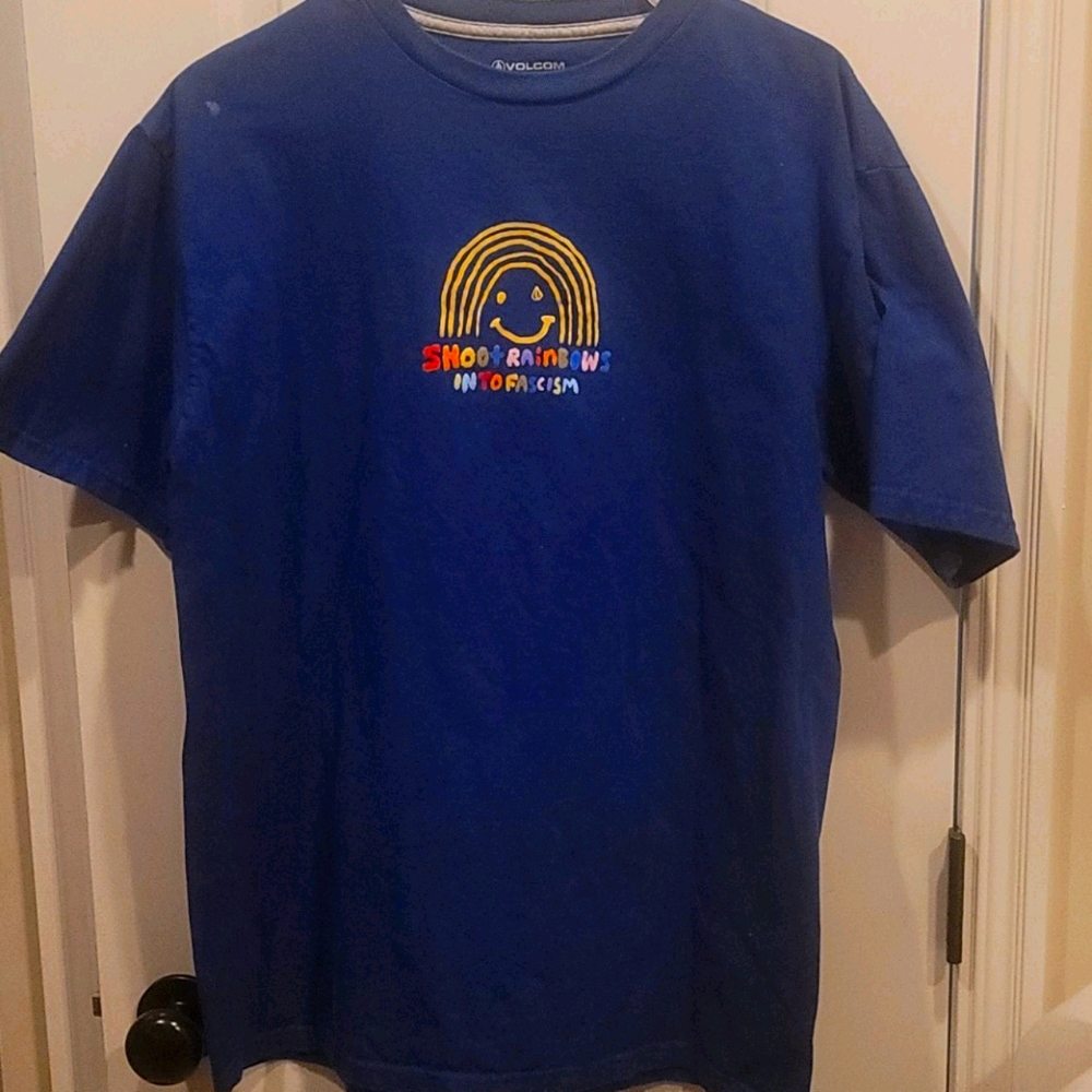 Volcom t shirt